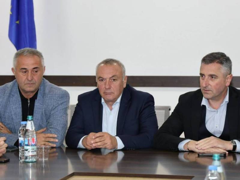 სახელმწიფო რწმუნებულმა რაჭა-ლეჩხუმ-ქვემო სვანეთის რეგიონში პაპუნა მარგველიძემ, ცაგერის...